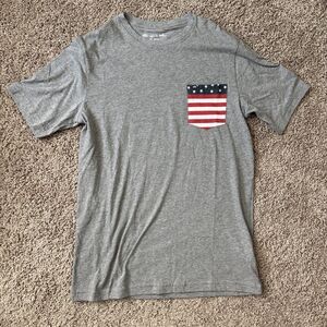 Travis Mathew Shirt Men Medium Gray American Flag Pocket T-Shirt USA Pima Cotton